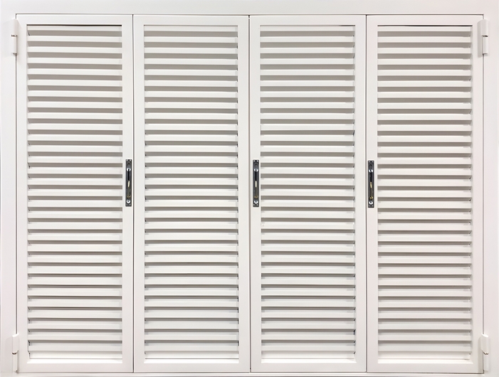 Многостворчатые ставни-жалюзи на окно Многостворчатые ставни-жалюзи на окно